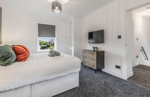 Rosyth Apartment | Parkside 2 bedroom house near Dunfermline & Edinburgh