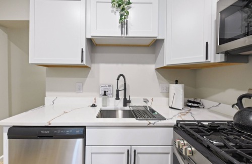 Baltimore Apartment | Parkside Gem: Luxe & Roomy by Historic Druid Hill l WIFI l Entire Unit