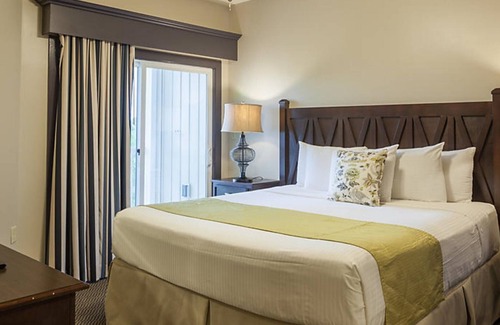 Lackey Resort | Parkside Williamsburg Resort, 1br deluxe villa, free WiFi and parking.