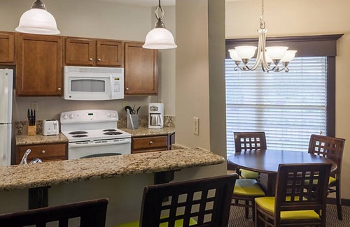 Lackey Resort | Parkside Williamsburg Resort, 1br deluxe villa, free WiFi and parking.