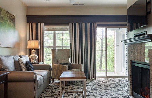 Lackey Resort | Parkside Williamsburg Resort, 2br deluxe villa, free WiFi and parking