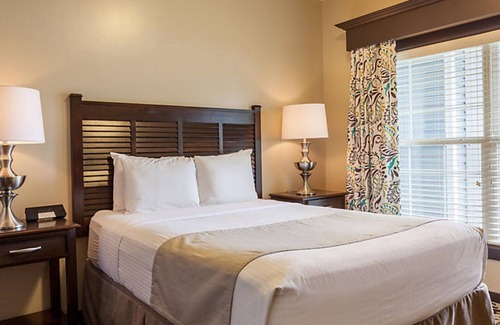 Lackey Resort | Parkside Williamsburg Resort, 2br deluxe villa, free WiFi and parking