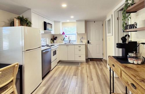 Leamington Cottage | Parkview Boho Cottage 5 - Cedar Serenity