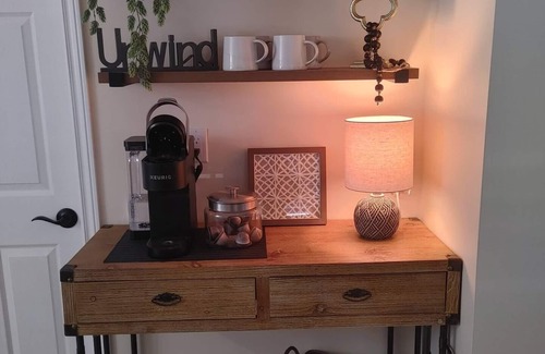 Leamington Cottage | Parkview Cottage - Steps from beautiful Seacliff Park and Beach