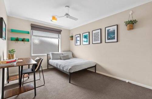 Curlewis House | Parkview Curlewis- sleeping 12, close to wineries