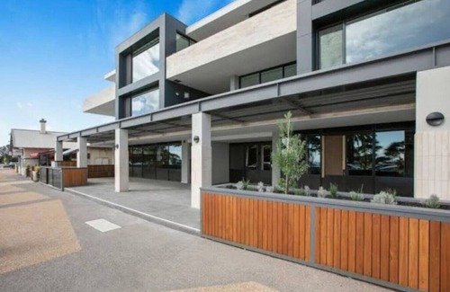 Mornington Apartment | Parkvue 11 | Perfect for Two