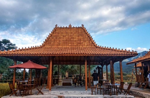 Manggarai Cabin | ParLezo