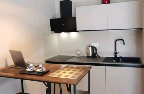 Parma City Centre Apartment | Parma Express: Apartment Front of Train Station & Parking