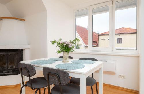 Parnu Apartment | Pärnu Old Town Apartment with Patio