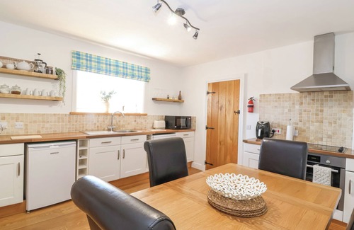 Bedale Cottage | PARR COTTAGE, character holiday cottage, with a garden in Bedale