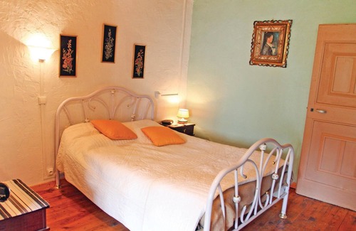 Jaujac House | Part of an attractive house with shaded terrace in the south of the Ardèche.