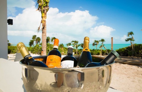 Long Bay Apartment | Partial Oceanview Studio + Free Breakfast now 'til end June