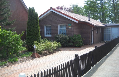 Norden House | Partly log house style with 700 sqm natural garden, quiet area