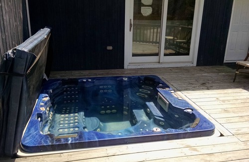 West Dover House | Partridge Run Ski House Hot Tub! Booking Fall, Winter Special Rates Available