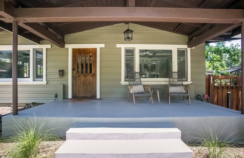 Bungalow Heaven House | Pasadena Bungalow in Historic Bungalow Heaven, 10 minutes from the Rose Bowl
