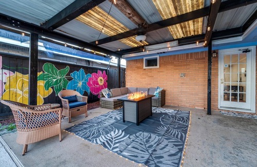 Pasadena House | Pasadena Tiki Bar Oasis with Pool