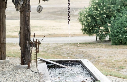 San Miguel Cabin | Paso Robles Ultimate Farm Stay! Country Oasis! Very Unique!