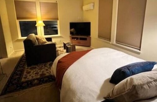San Miguel House | Paso Robles Wine Country - 2 Pickleball Courts, Casita Cottage, Vineyard Views