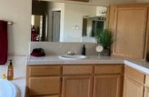 San Miguel House | Paso Robles Wine Country - 2 Pickleball Courts, Main House only, Vineyard Views