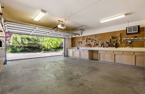 San Miguel House | Paso Robles Wine Country-Silver Owl Vineyard with Private Pool