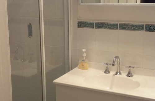 Thirroul Villa | Pass and Pause Bedsit Holiday Accommodation