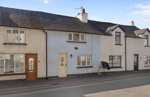 Flookburgh House | Pass the Keys | Beautiful 3 Bed Cottage in the Heart of Flookburgh