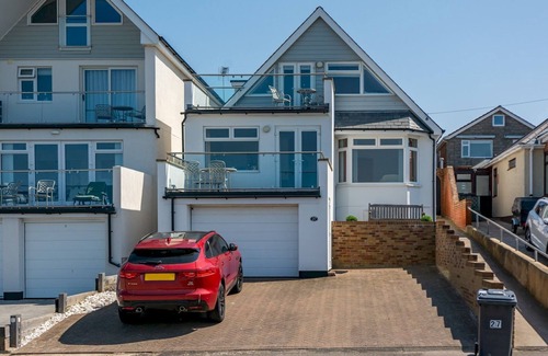 Swalecliffe House | Pass the Keys | A Spacious Seaside house in Hampton, Herne Bay
