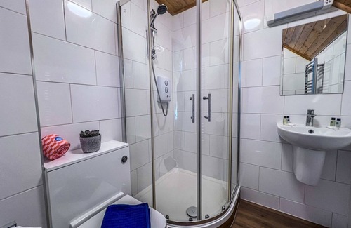 Amersham Apartment | Pass the Keys |Amersham Station Road Studio