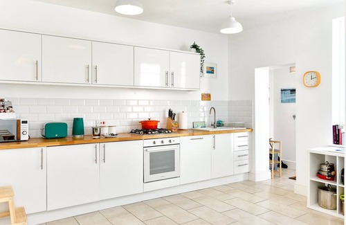 Mumbles House | Pass the Keys | Beautifully Renovated Mumbles Home with Parking