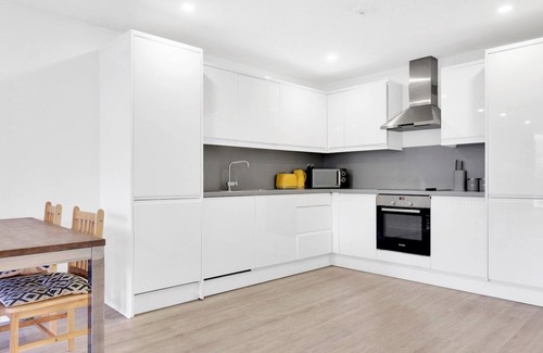 Canning Town House | Pass the Keys | Canning Town + ExCel Centre + Balcony