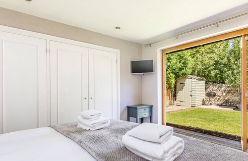 Singleton Cottage | Pass the Keys | Charming Cottage with pretty Private Garden