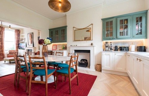St. Helen's Apartment | Pass the Keys | Charming 3-Bedroom Flat in Iconic Notting Hill