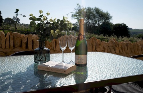 Chipping Campden House | Pass the Keys | Chestnut Cottage | parking | stunning views