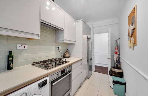 Crystal Palace Apartment | Pass the Keys | Chic Apartment in Crystal Palace