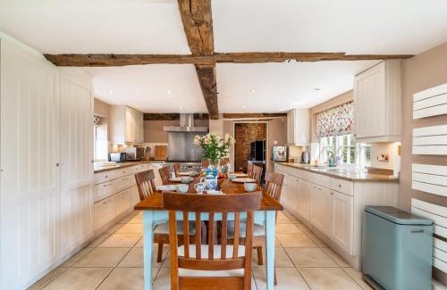 High Wycombe House | Pass the Keys Chilterns Farm House - West Wycombe Park