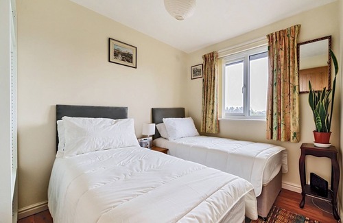 Exeter House | Pass the Keys | Close to Uni homely and suitable for families