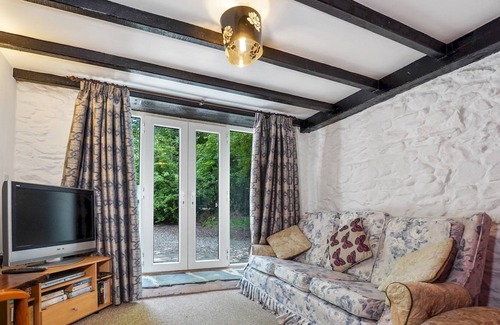 Bontnewydd House | Pass the Keys | Cosy 3 Bedroom Barn Conversion with pool