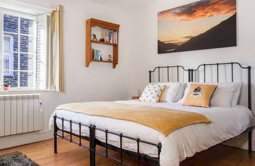 Corris House | Pass the Keys | Cosy Cottage in Corris One wellbehaved dog welcome