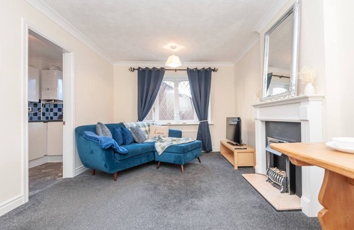 Beeston Apartment | Pass the Keys | Cosy Haven next to White Rose Shopping Centre