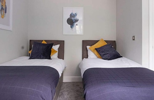 Scunthorpe House | Pass the Keys | Entire House sleeps 6 I Pass The Keys
