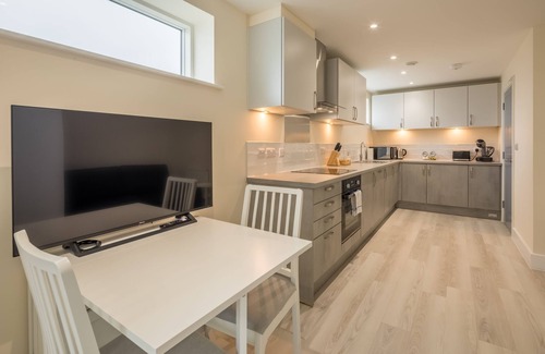 Cambridge Apartment | Pass the Keys | Flat 9 Lovell Lodge - Modern Studio near Science Park