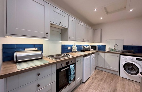 Newton Stewart House | Pass the Keys | Gorgeous 3 BR Cottage with Outstanding Sea Views