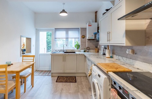 Southend-on-Sea House | Pass the Keys |Large 4 bedroom house near Southend