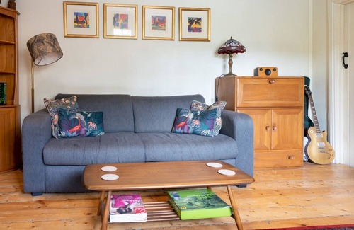 Montpellier House | Pass the Keys | Hidden cottage in heart of Cheltenham