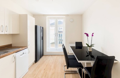 Lillington Apartment | Pass the Keys| Lovely 2 Bed in Leamington Spa with Parking