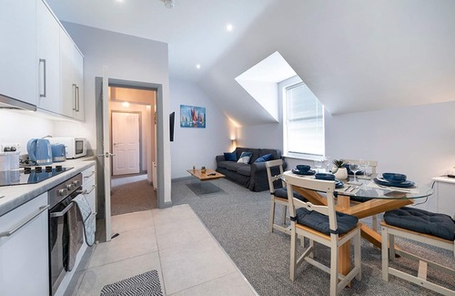 Belfast Apartment | Pass the Keys | Lovely 2BR Loft Apartment in Perfect Location