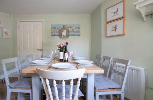 Cheltenham House | Pass the Keys Lovely 4 bedroom family home with garden parking