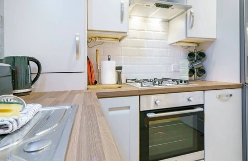 Queens Quarter Apartment | Pass the Keys | Luxury Retreat | Cafes and Shopping | Queens Uni
