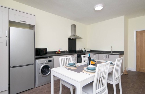 Trearddur Bay Apartment | Pass the Keys | Modern Apartment near the Beach with free parking