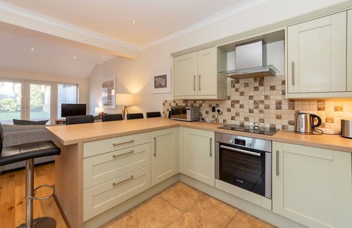 Reading House | Pass the Keys | Modern 3 Bedroom with Garden in Reading